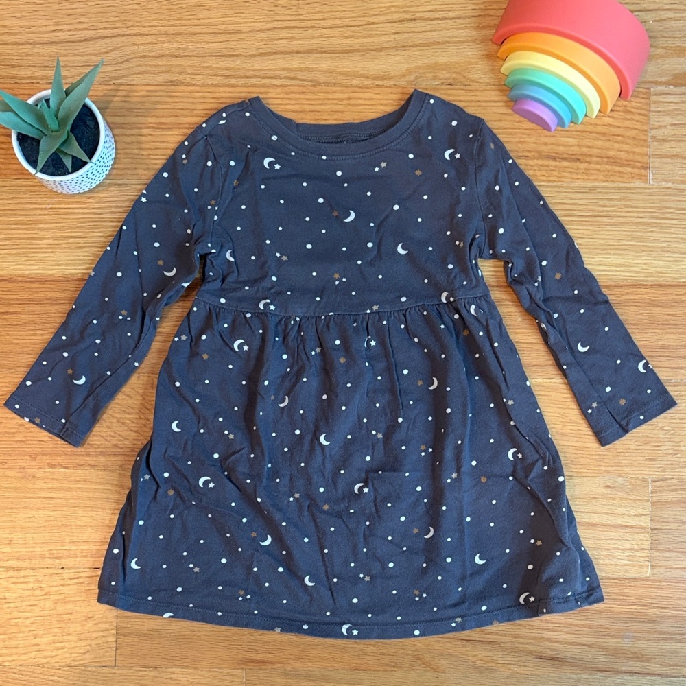 4/$21 2T Old Navy Dark Gray Dress with Celestial Print